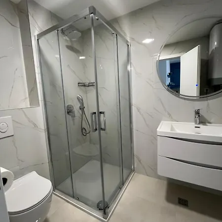 Apartment One-bedroom With Private Parking Makarska