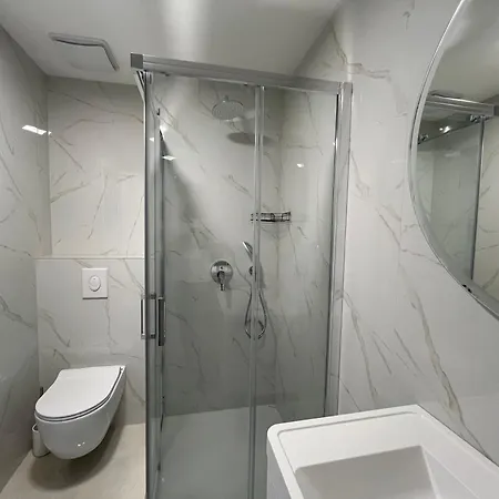 One-bedroom With Private Parking Apartment