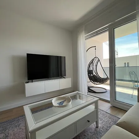 One-bedroom With Private Parking * מאקרסקה
