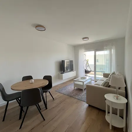 Apartment One-bedroom With Private Parking