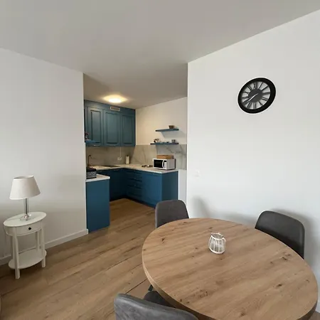 One-bedroom With Private Parking Apartment Makarska