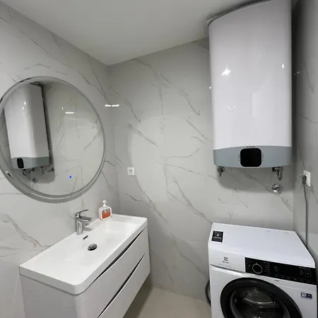 Apartment One-bedroom With Private Parking Makarska